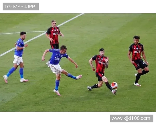 离弦球星足球：聚焦顶尖球员的精准射门与速度激情