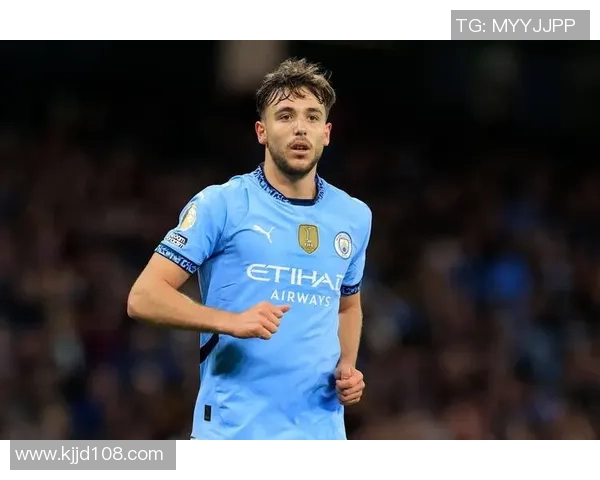 身高1米74的足球球星是谁 如何看待他的技术风格与球场表现